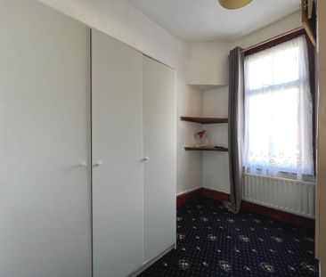 Guide Price £2,600 pcm - Available Now - Unfurnished - Photo 5