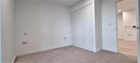 3 bedroom apartment to rent - Photo 4