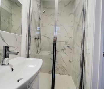 room 2 - Photo 5