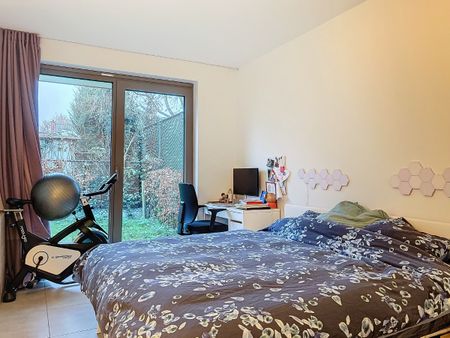 Ruim gelijkvloers app met 2kamers-tuin-parking - Photo 3