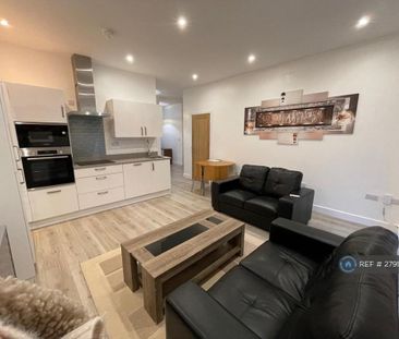 2 bedroom flat to rent - Photo 2