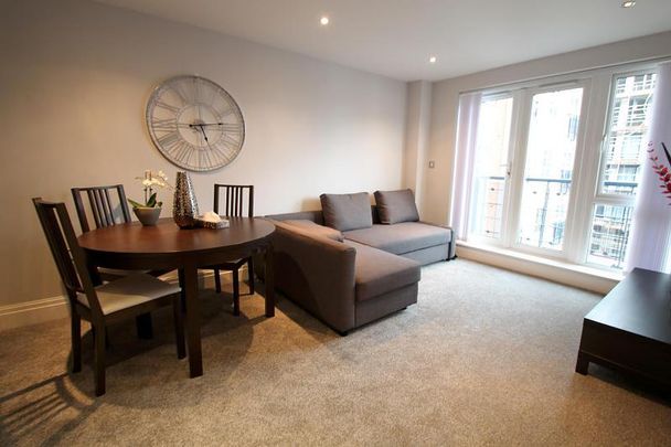 2 bedroom flat to rent - Photo 1