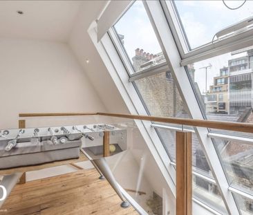 2 Bedroom Flat, Duck Lane - Photo 1