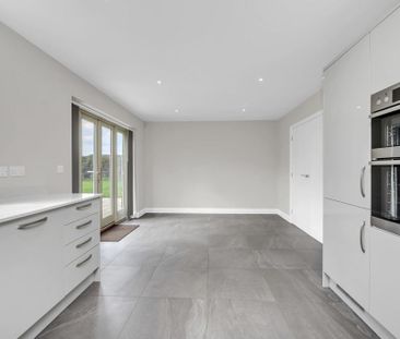 4 bedroom detached house to rent - Photo 6