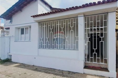 Casa no Centro c/ Ótimo Preço! - Foto 2