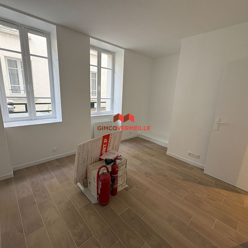 VERSAILLES - Photo 1