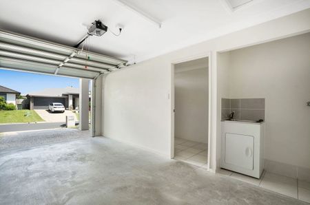 LOW MAINTENANCE 3 BEDROOM HOME - Photo 5