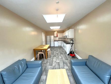 7 Bed Maisonette, Marsh Street Chambers, BS1 - Photo 3