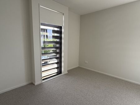 A spacious two bedroom townhouse with all the extras! - Photo 4