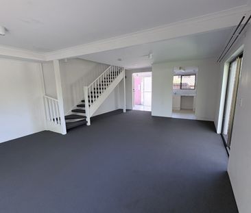 Affordable Apartment in Toowong! - Photo 2