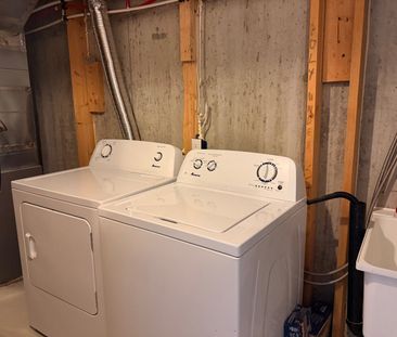 For Lease - 103 Nearco Gate, Oshawa, Ontario - Photo 2