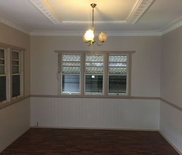 Value 3 Bedroom Home in a handy location - Photo 3