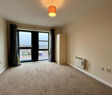 2 bedroom apartment to rent - Photo 4