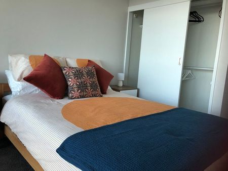 Luxury Furnished CBD Apartment with Great Views - Photo 4