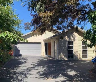 Executive in Springlands - Photo 2