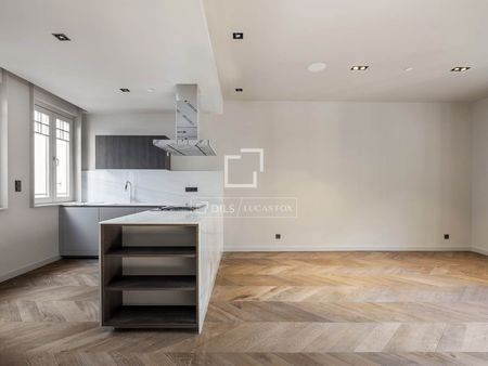Excellent unfurnished 1-bedroom apartment for long term rent in El Born, Barcelona - Photo 4