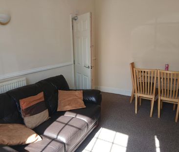 4 bedroom terraced house to rent - Photo 1