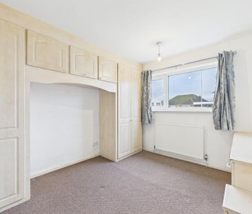 3 bedroom detached bungalow to rent - Photo 2