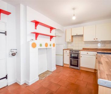 3 bedroom semi-detached house to rent - Photo 4