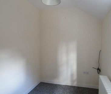 2 bedroom ground floor flat to rent - Photo 1