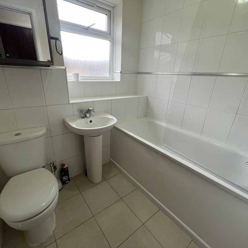 Tavistock Road, Yiewsley, West Drayton, UB7 7LZ - Photo 2