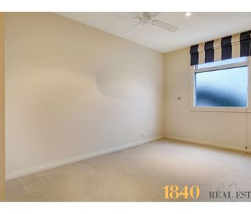 Luxurious and Ideally Located - Photo 5