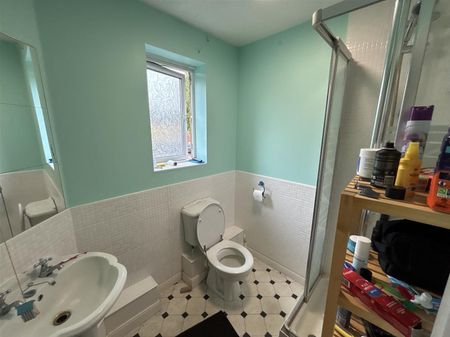 Cropthorne Road South, Bristol - Photo 2