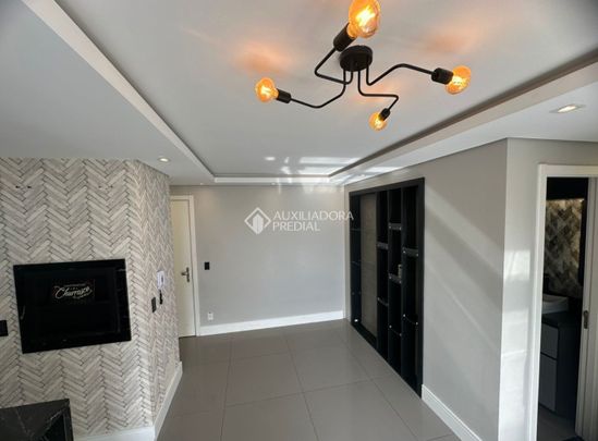 Apartamento com 2 quartos e 56m² para alugar em Jardim Lindóia, Porto Alegre. - Photo 1