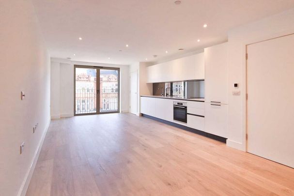 Studio to rent - Photo 1