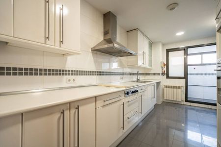 5 room luxury Flat for rent in Majadahonda, Community of Madrid - Foto 4