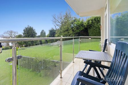 2 bed apartment to rent in Lower Warberry Road, Torquay, TQ1 - Photo 3