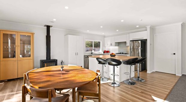 Bright and Spacious 4-Bedroom Family Home - Photo 1