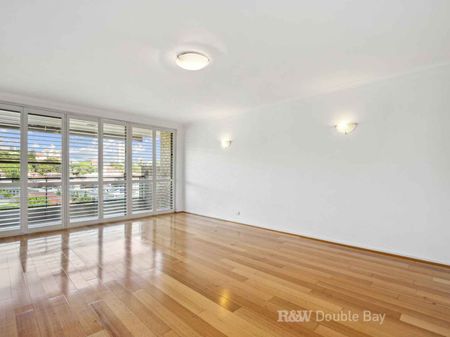 Spacious & Tranquil Santuary with District Views Over Double Bay - Photo 5