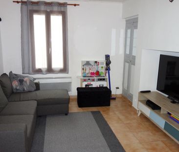 Location Maison 3 pièces 64m² GENERAC 30510 - Photo 2