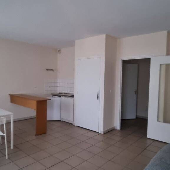 Location appartement 1 pièce 32 m² à Privas (07000) - Photo 1