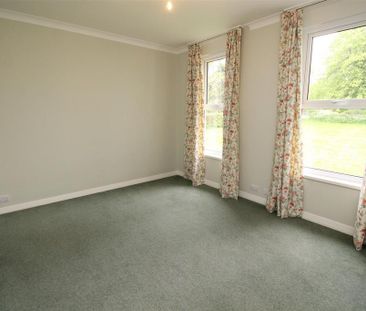 5 bedroom detached house to rent - Photo 4