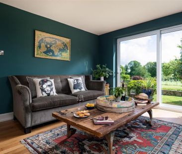 5 bedroom detached house to rent - Photo 2