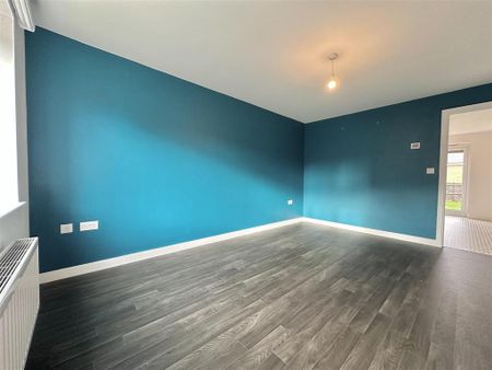 3 bedroom semi-detached house to rent - Photo 3