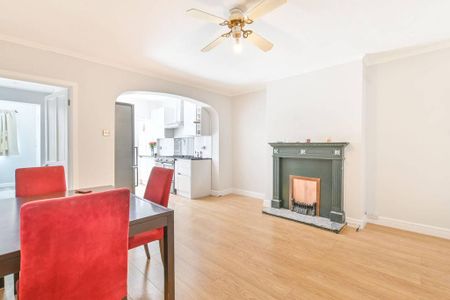 3 bedroom maisonette to rent - Photo 2