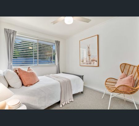 10 Warruga Street, The Gap, Qld 4061 - Photo 2