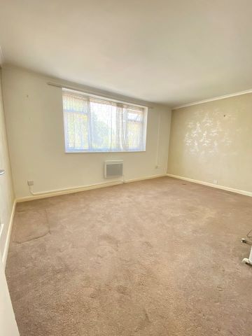 2 Bed Maisonette, Nicola Close, HA3 - Photo 2