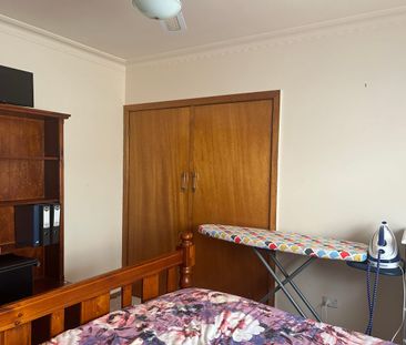 PERFECTLY POSITIONED FAMILY HOME - Photo 6