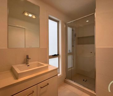 Modern 3 Bedroom Family Home&excl; - Photo 2