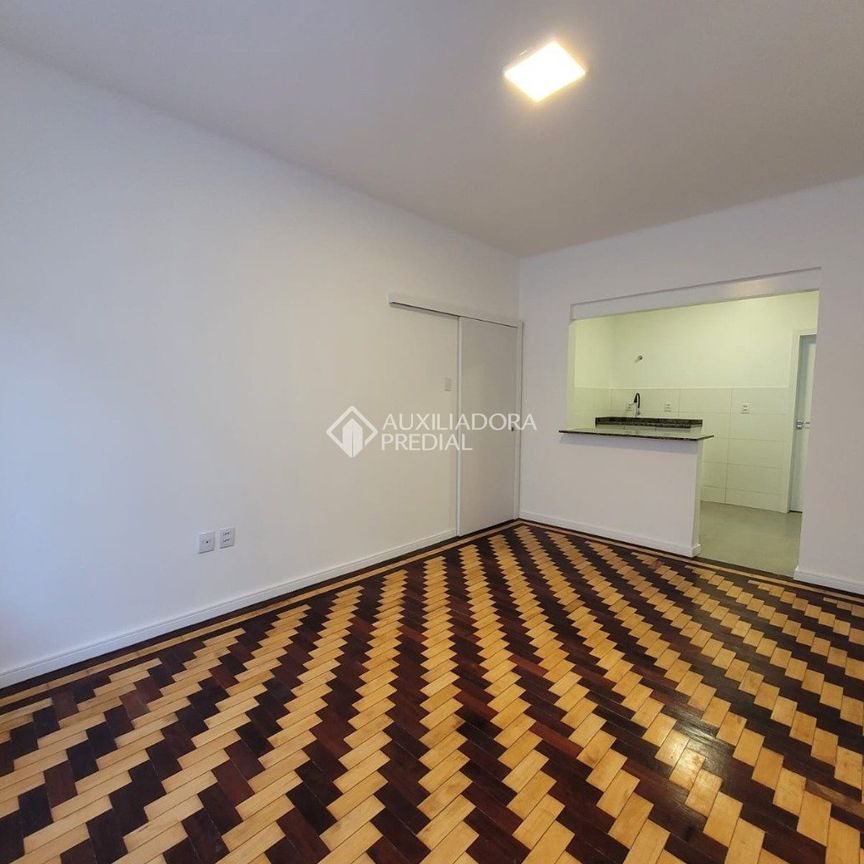 Apartamento com 2 quartos e 78m² para alugar em Moinhos de Vento, Porto Alegre. - Photo 1