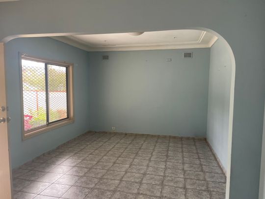 Affordable 5 bedroom house - Photo 1