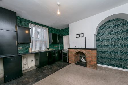 BRIDGE STREET MORLEY LEEDS LS27 0ER - Photo 5