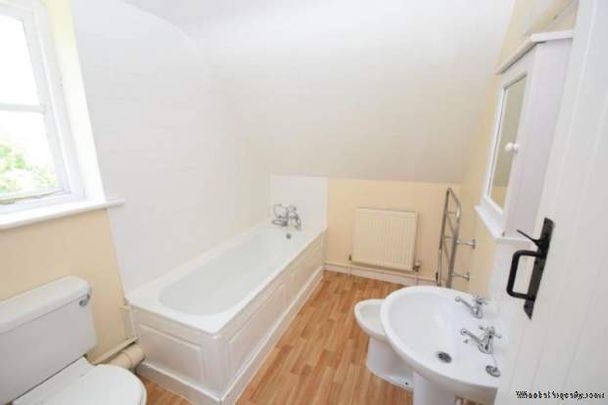 3 bedroom property to rent in Watlington - Photo 1