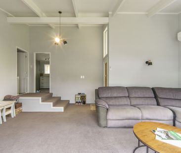 Spacious 3 Bedroom + Office Home in Prime Dinsdale Location - Photo 2