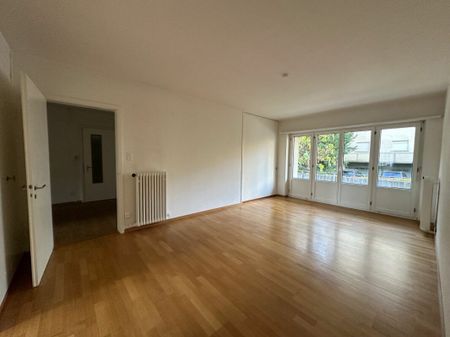 5-Zimmer-Wohnung an ruhiger Wohnstrasse mit Balkon - Photo 4