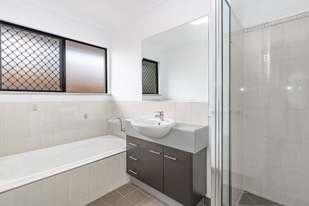 7 Helvellyn Street, Bushland Beach QLD 4818 - House For Rent | Domain - Photo 2